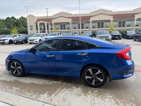 Used 2016 Honda Civic Touring image 3