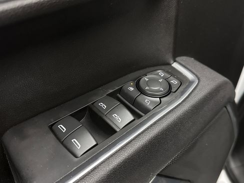 Used 2025 GMC Sierra 1500 SLT AWD/4WD image 12