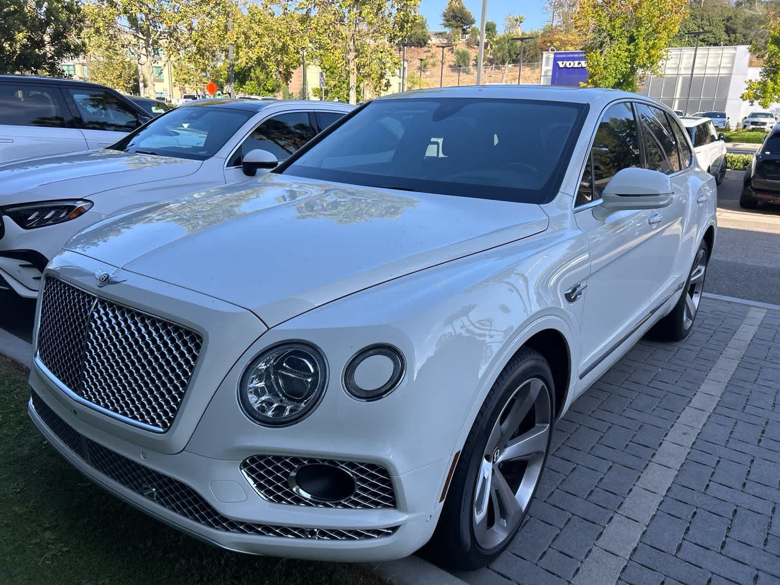 Used 2019 Bentley Bentayga AWD/4WD image 1