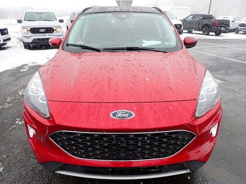 Used 2022 Ford Escape Titanium w/ Class II Trailer Tow Package image 8