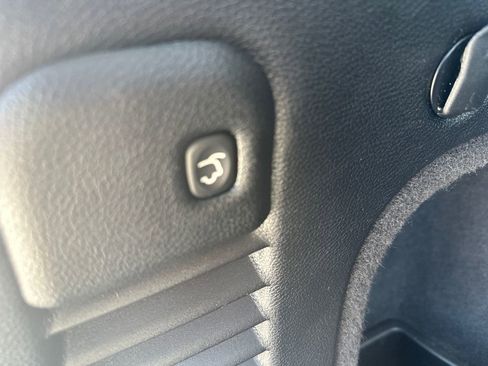 Used 2019 Jeep Grand Cherokee Limited image 37