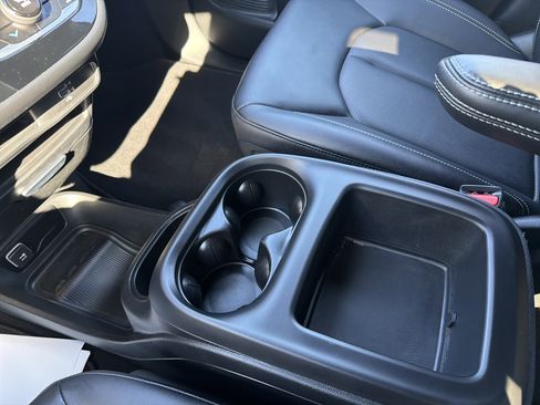 Certified 2026 Chrysler Voyager LX image 20