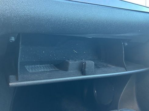 Used 2014 Cadillac Escalade Luxury image 32