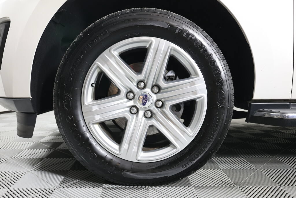 Used 2018 Ford Expedition Max XLT w/ Equipment Group 202A AWD/4WD image 9
