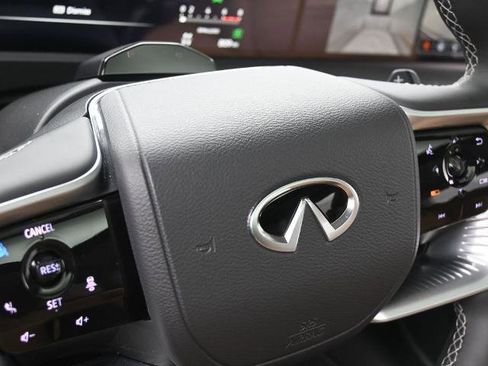 Certified 2025 INFINITI QX80 Luxe image 13