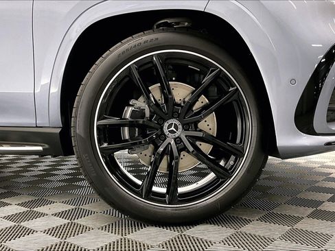 New 2026 Mercedes-Benz GLS 580 4MATIC image 10