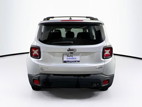 Used 2017 Jeep Renegade Latitude image 6