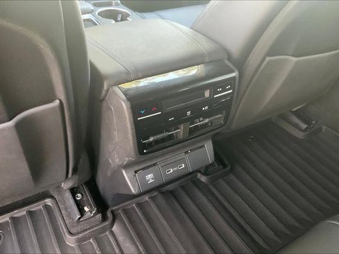 Used 2024 Acura MDX SH-AWD image 35