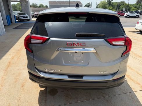 Used 2024 GMC Terrain SLE AWD/4WD image 4