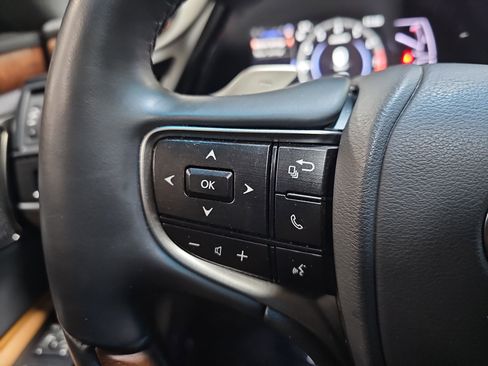 Used 2025 Lexus ES 350 Ultra Luxury image 17