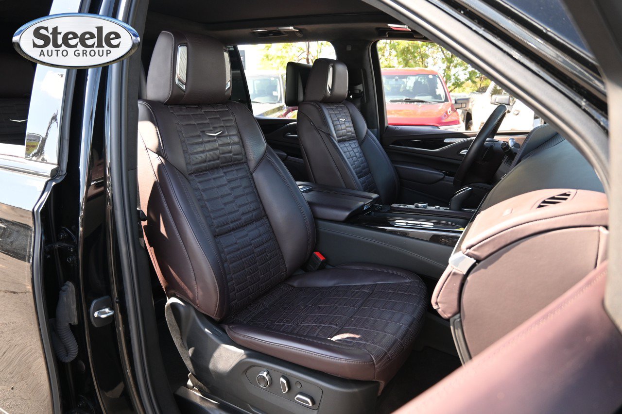 Certified 2023 Cadillac Escalade ESV Sport Platinum AWD/4WD image 26