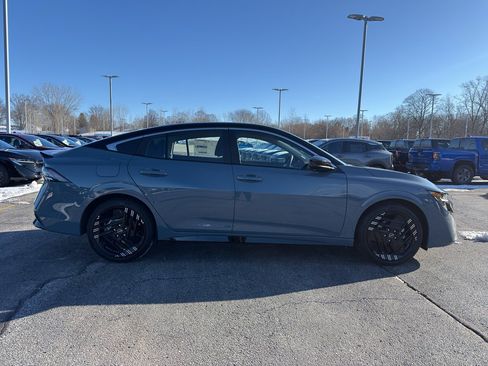 New 2026 Nissan Sentra SR image 4