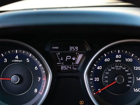 Used 2016 Hyundai Elantra SE image 42