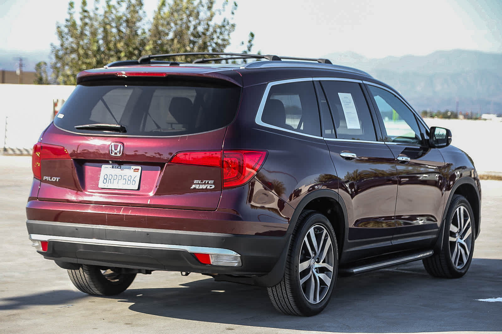 Used 2016 Honda Pilot Elite image 4