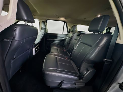 Used 2023 Ford Expedition Max XLT image 29