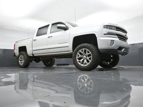 Used 2017 Chevrolet Silverado 1500 LTZ Z71 w/ LTZ Plus Package AWD/4WD image 43
