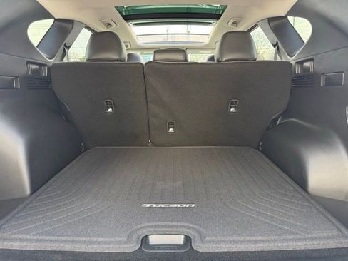 Used 2025 Hyundai Tucson Limited image 12