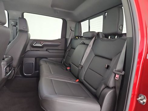 Used 2026 GMC Sierra 1500 SLT AWD/4WD image 31