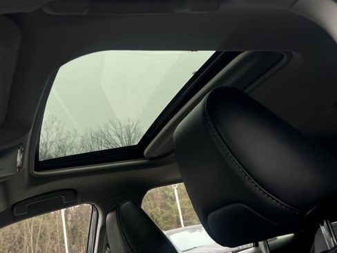 Used 2021 Toyota RAV4 XLE Premium image 28