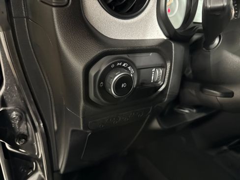 Used 2025 Jeep Wrangler Unlimited Sport AWD/4WD image 21