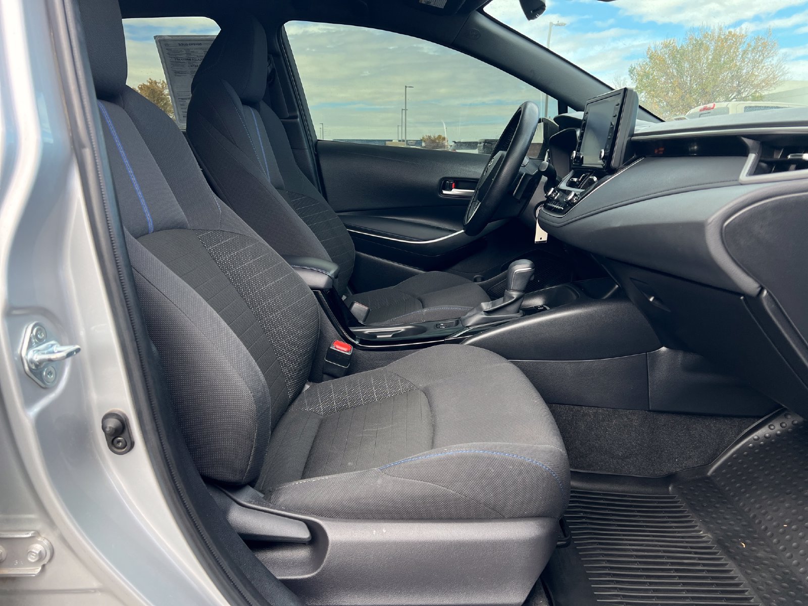 Used 2022 Toyota Corolla SE FWD image 23