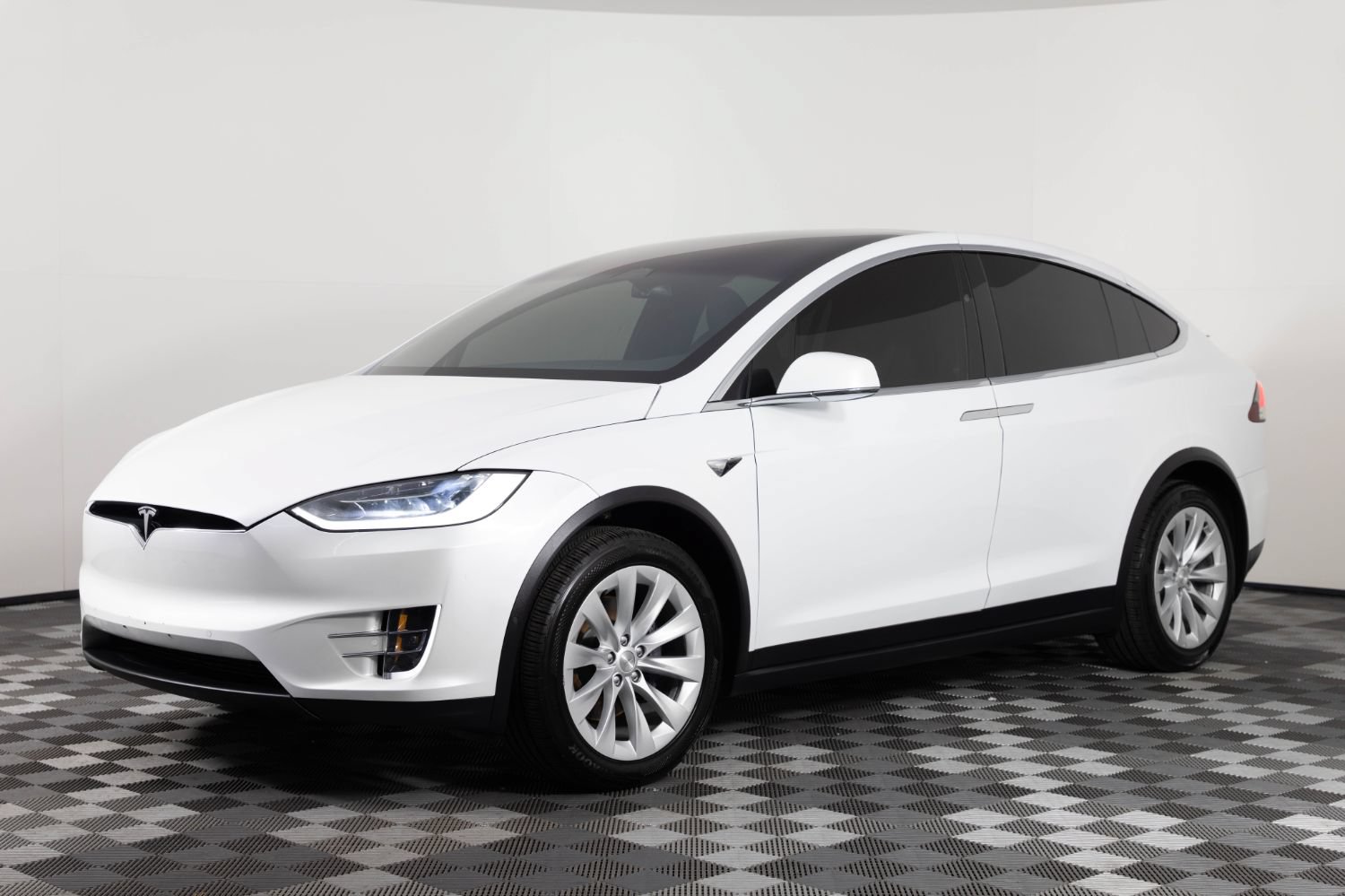 Used 2021 Tesla Model X Long Range AWD/4WD image 1