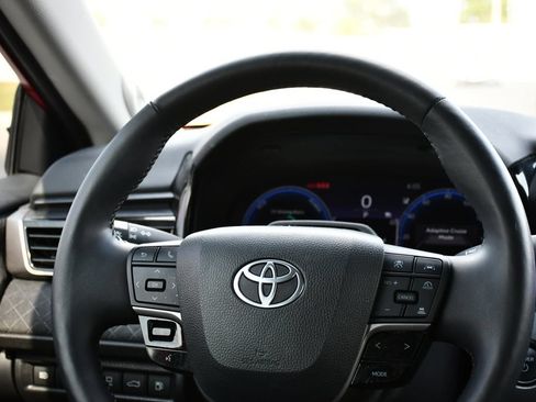 Used 2025 Toyota Camry XLE w/ Premium Plus Package AWD/4WD image 25