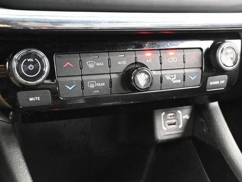 Used 2022 Jeep Compass Limited AWD/4WD image 20