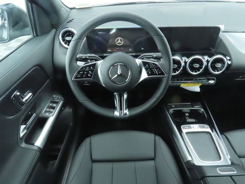 Certified 2025 Mercedes-Benz GLA 250 image 10