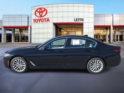 Used 2023 BMW 530i xDrive w/ Premium Package image 4