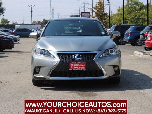 Used 2017 Lexus CT 200h image 2