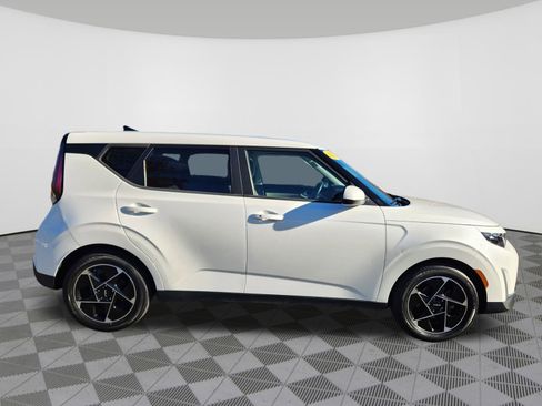 Used 2023 Kia Soul EX image 6