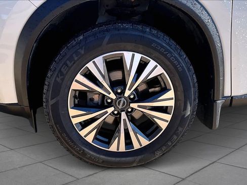 Used 2023 Nissan Rogue SV image 11