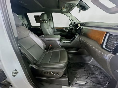 Used 2024 GMC Sierra 3500 Denali image 10