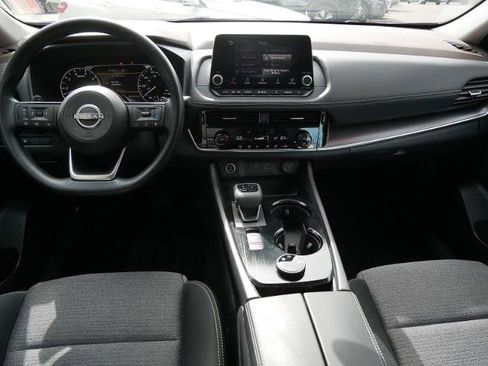 Certified 2022 Nissan Rogue SV image 12
