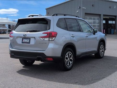 Used 2023 Subaru Forester Premium image 5