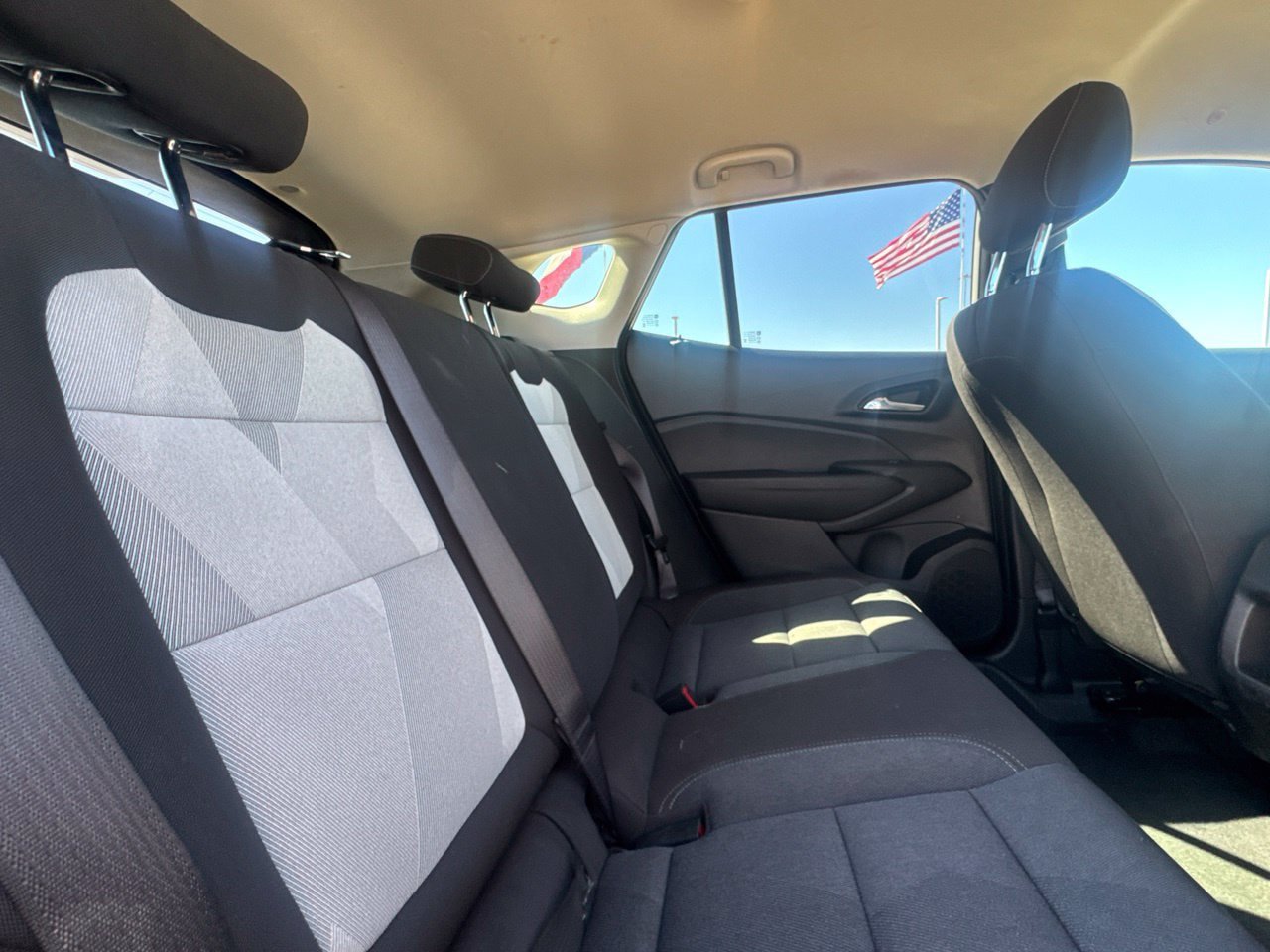 Used 2025 Chevrolet Trax LS FWD image 30