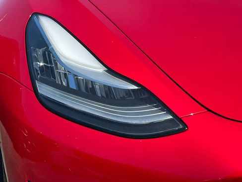 Used 2018 Tesla Model 3 Long Range RWD image 14