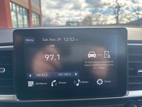 Used 2025 Hyundai Venue SEL image 19