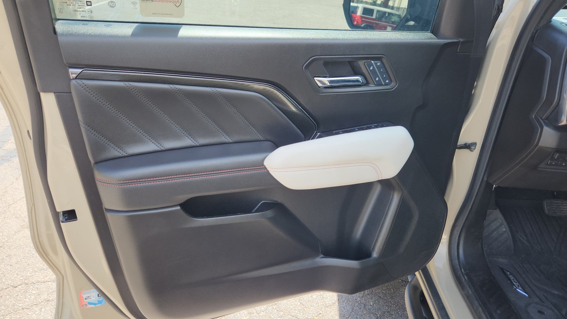 Used 2024 GMC Canyon AT4X AWD/4WD image 18