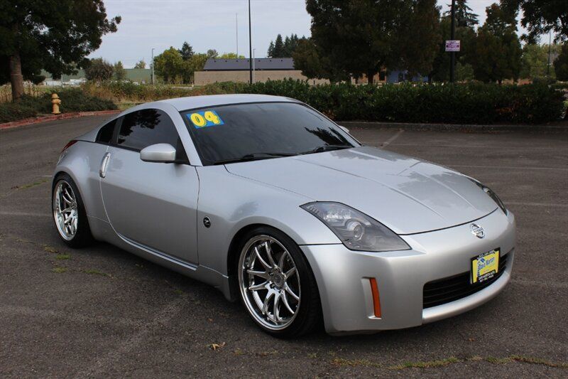 Used 2004 Nissan 350Z Touring w/ Cargo Convenience Pkg RWD image 1