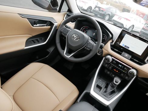 Certified 2025 Toyota RAV4 XLE Premium image 9