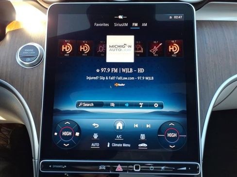 Used 2023 Mercedes-Benz C 300 4MATIC Sedan image 17