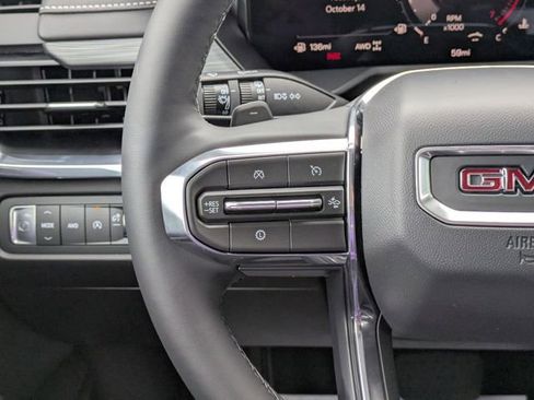 New 2026 GMC Acadia Elevation image 17