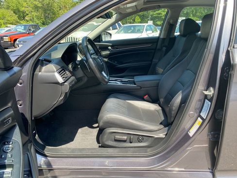Used 2020 Honda Accord Touring image 12