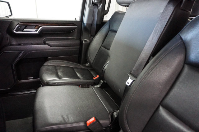 Used 2025 GMC Sierra 1500 SLT AWD/4WD image 12