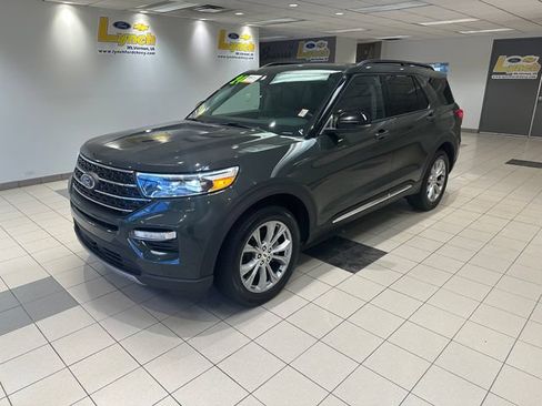 Used 2024 Ford Explorer XLT w/ Equipment Group 202A AWD/4WD image 2
