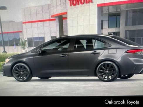Used 2025 Toyota Corolla SE FWD image 3