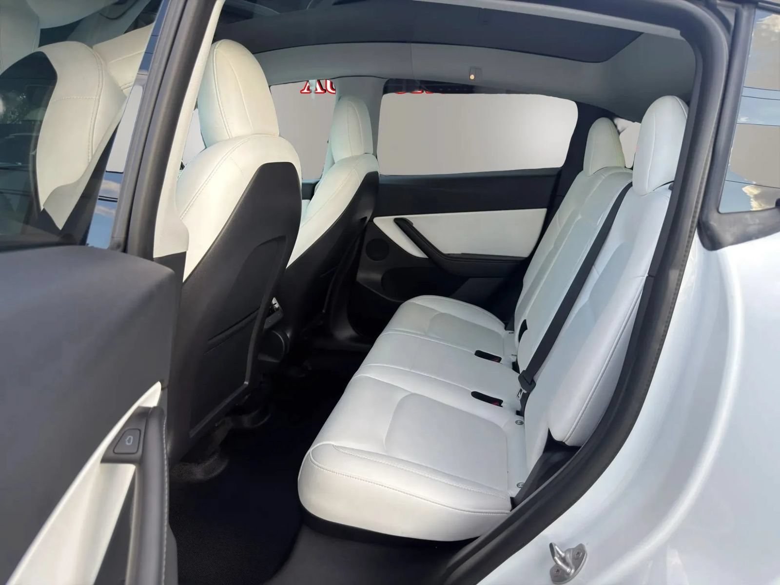 Used 2022 Tesla Model Y Long Range AWD/4WD image 13