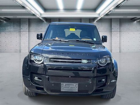 Used 2024 Land Rover Defender 110 X-Dynamic SE AWD/4WD image 2